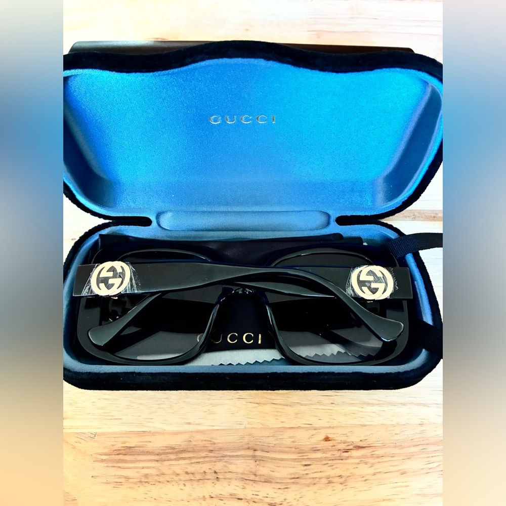 Gucci Black Designer Sunglasses for Women - Picture 3 of 11